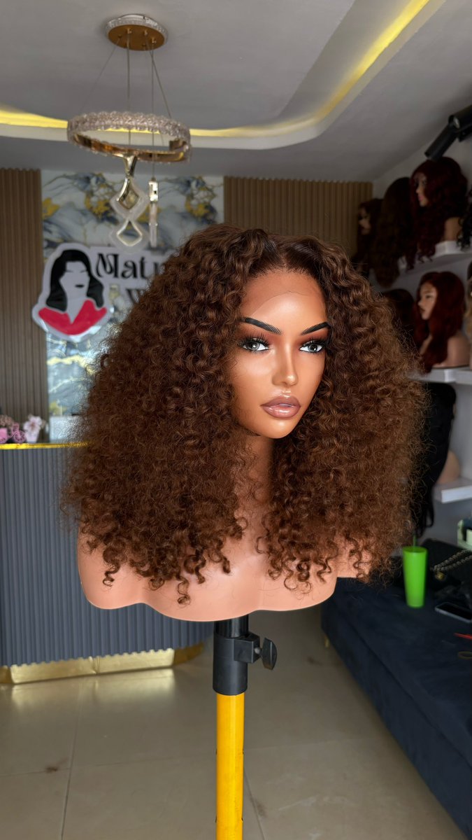 _Matriach's tweet photo. Honey brown for the girls that like their curls with a bit of warmth ✨ https://t.co/W9CGVYXbzn