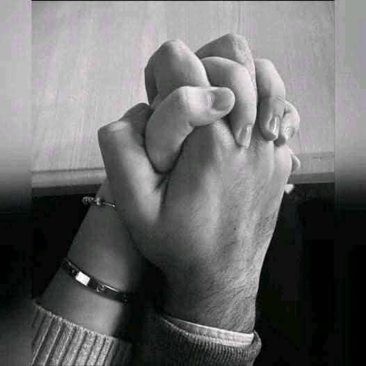 7Loca_1's tweet photo. @vip7_5 تشابك الأيدي يدل علي حبهم 
وماذا عن تشابك القلوب 
بعضها البعض  لن يفلت هذا 
التشابك حتي الموت نفسه 
تشابك القلوب اقوي من اي شي 
حتي الموت لن يقدر عليه سوف 
يبقي الحب باقي علي عبر 
كلماتي حتي نهايه الحياه 
عشقت روحك https://t.co/VF2YVKxeUC