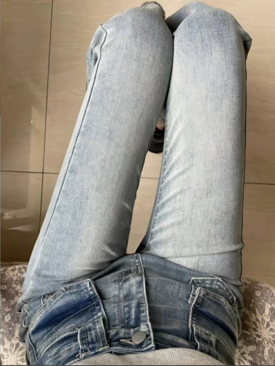 branch_hos17409's tweet photo. 憋满→排空
这个视角拍真的跟怀孕了一样哈哈哈（超级性感!!!）
两个多月的排泄管理也是成功扩容到了1500超有成就感!!!
#憋尿 #憋尿调教  #憋尿任务  #憋尿控制  #憋尿play  #漏尿 #les #羞耻 #放尿 https://t.co/tT8ni9GSio