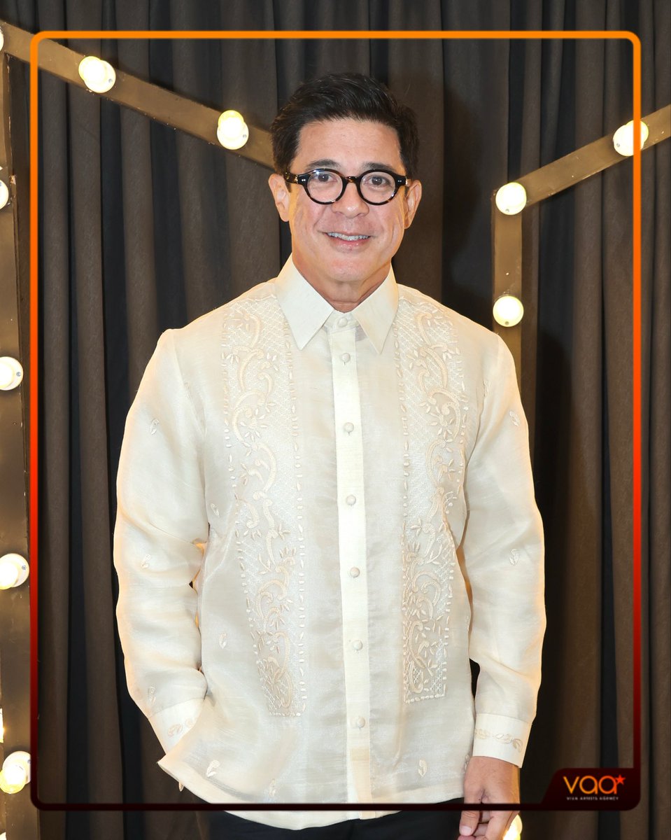 VivaArtists_'s tweet photo. LOOK: Aga Muhlach at the PFIM 2026 Closing Ceremony by the Film Development Council of the Philippines (FDCP)! ✨
He presented the Lifetime Achievement Award of Boss Vic tonight. 🙌🏻
#AgaMuhlach #VAA https://t.co/4UYNX07Ip6