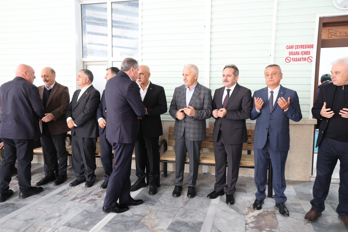 HBTONBUL's tweet photo. Önceki dönem Çalışma ve Sosyal Güvenlik Bakanımız Prof. Dr. Vedat Bilgin’in kıymetli validesi Gülhanım Bilgin Hanımefendi’ye Allah’tan rahmet diliyorum.

Başta Vedat Bilgin hocamız olmak üzere ailesine ve yakınlarına sabır ve başsağlığı temenni ediyorum.

Rabbim merhumeyi rahmetiyle kuşatsın, mekânını cennet, makamını âli eylesin.