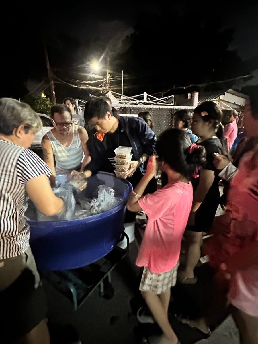 kanyanhe's tweet photo. ช่วงนี้ IO ระบาดด่าส้มหนักมาก แต่ส้มก็ทำงานตลอด ให้ผลงานมันโชว์ด้วยตัวเอง 🧡🫶🏻  ย้ำอีกครั้ง ใครไม่เห็น คนพื้นที่เห็นคะ สู้ๆนะ  #ไอติมพริษฐ์ #พริษฐ์วัชรสินธุ #พรรคประชาชน #น้ำท่วม69 #น้ำท่วม https://t.co/VOqQnpSW7B