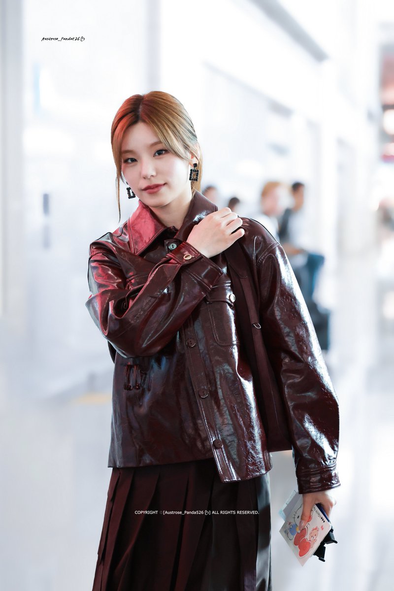 Panda526_YE's tweet photo. 260930 ICN ᥫᩣ

😗

#예지 #YEJI #있지 #ITZY https://t.co/H5c2eGK1AG