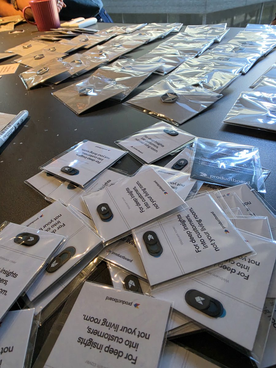 BusyXin's tweet photo. @cursor_ai @productboard @lazeskid And swag! 💫 https://t.co/djQiDKP6T3