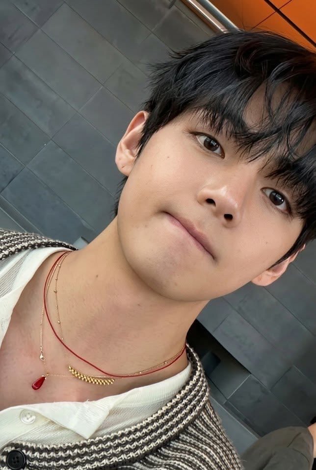 sirenjimins's tweet photo. taehyung photocards i would kill for — part one https://t.co/TVj41g3gaH