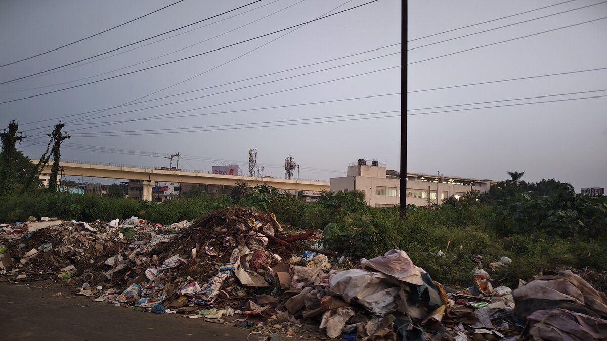 Manoj21806's tweet photo. #SwachhataHiSeva2026
@PMOIndia @DefenceMinIndia @rajnathsingh  @nagpurcmc @SwachhBharatGov @CPCB_OFFICIAL #SwachhBharat @LokmatTimes_ngp @nitin_gadkari @Dev_Fadnavis @tarunbharatngp @TheHitavada1911  @MegheSameer @nagpur_nsscdc1 @InfoNagpur @nagpurcp  @YantraIndiaLtd @GmOfaj https://t.co/VJi3Aomp1j