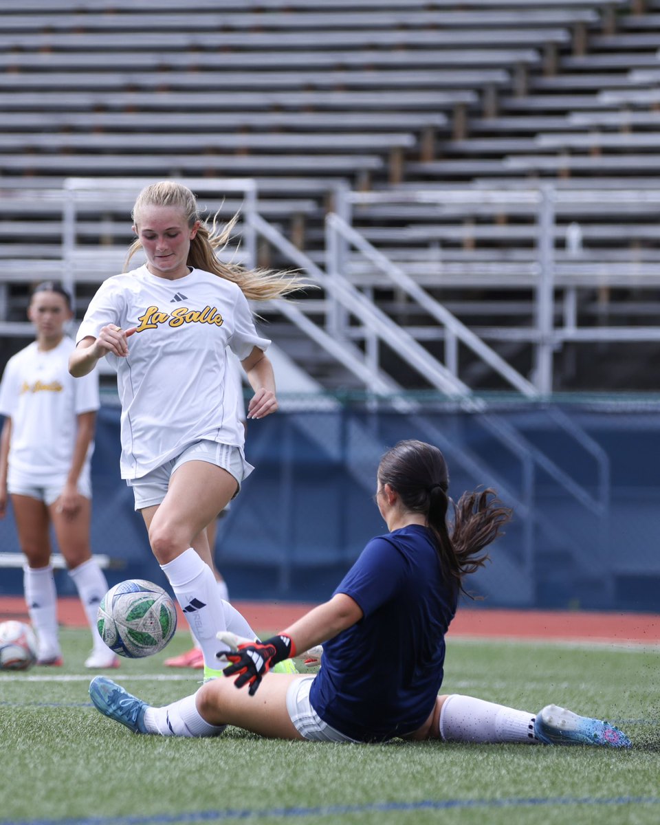 LaSalle_WSOC's tweet photo. One day at a time ⚽️

#GoExplorers🔭 https://t.co/H22k1OBBRt