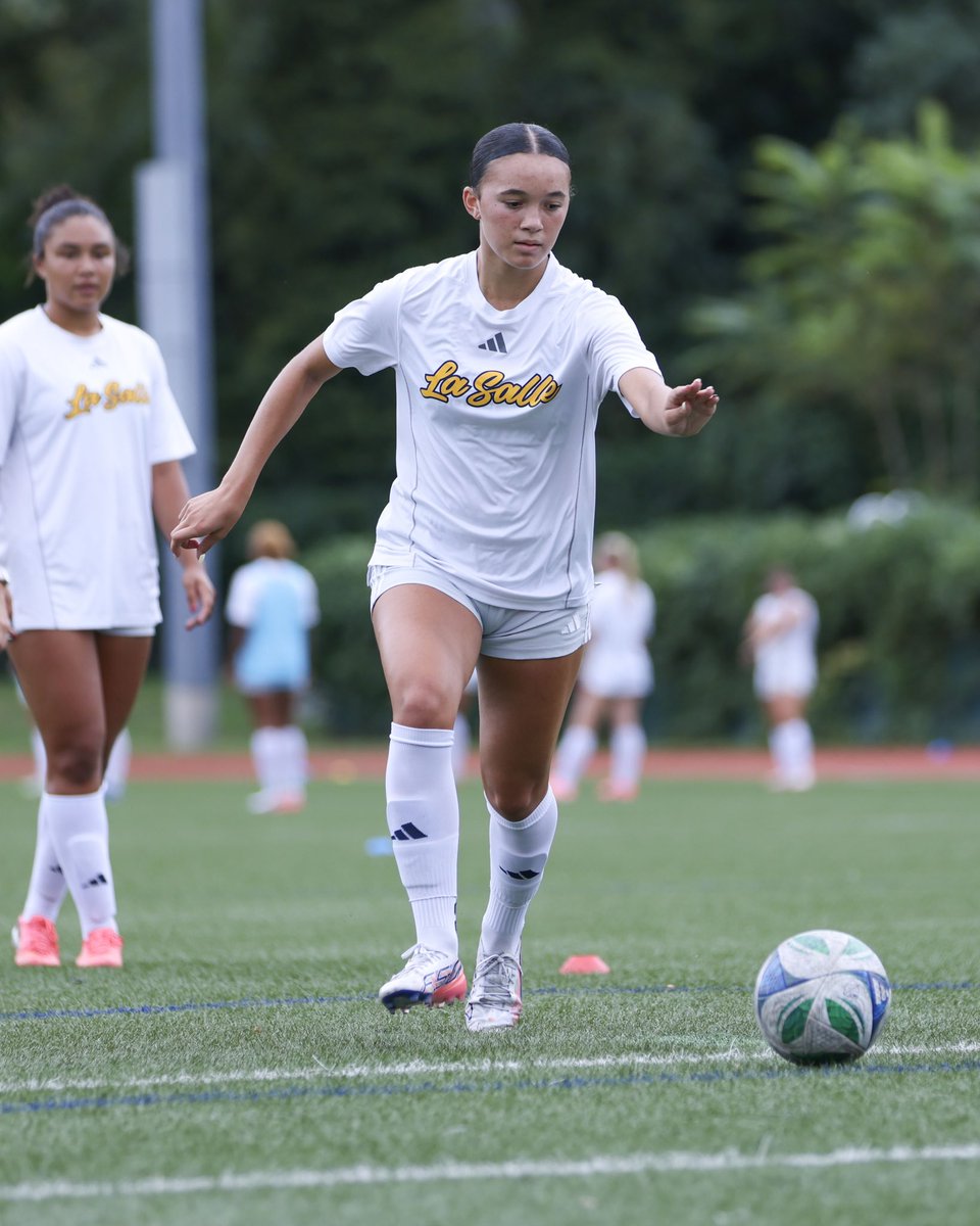 LaSalle_WSOC's tweet photo. One day at a time ⚽️

#GoExplorers🔭 https://t.co/H22k1OBBRt