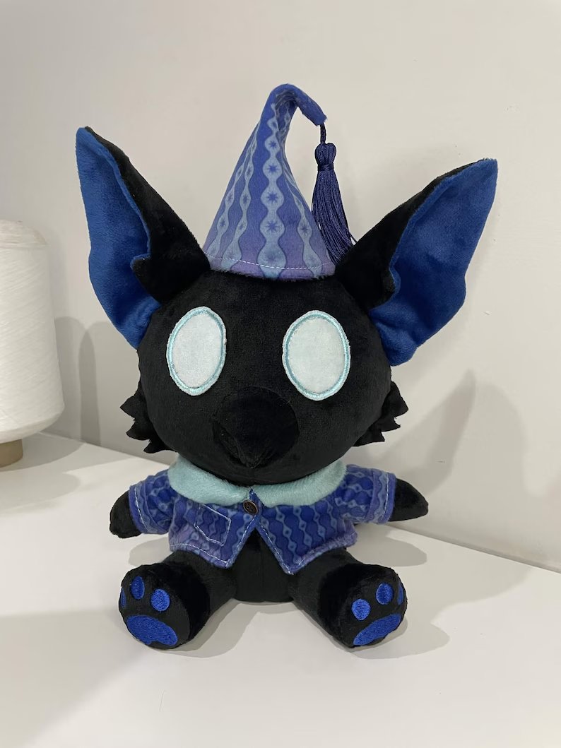 rem_deadlodge's tweet photo. Hello!! I'm a cosplay maker from Indonesia who recently got into Deadlock and now I present to you: handmade Rem plushies with detachable outfits!! 🥳✨

The attached photos shows the prototype Rem, but you can pre-order him from my (new) Etsy shop via my bio!  #deadlock https://t.co/J5R7KuVfzV