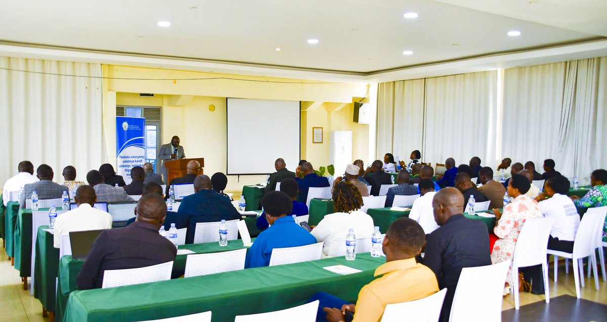 RwandaNorth's tweet photo. Guverineri @gahundemaurice yavuze ko hakiri intambwe yo kuzamura ibipimo bikiri hasi mu guteza imbere umuryango muri @RwandaNorth. Yasabye abayobozi b’amadini n’amatorero gufatanya na Leta guhindura imyumvire no guhana amakuru hagamijwe kubaka umuryango wishimye, ufite icyerekezo https://t.co/les0hrjGS2