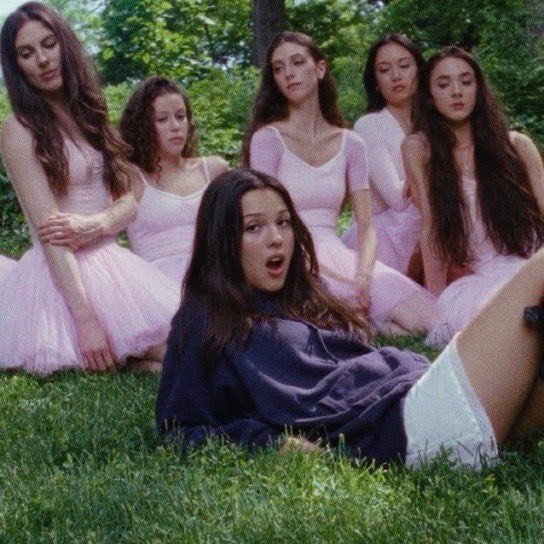 PopBase's tweet photo. ‘stupid song’ by Olivia Rodrigo returns to the Top 10 of the Global Spotify chart at #9 (+3) with 2.78 million streams. https://t.co/P6PQgtuii4