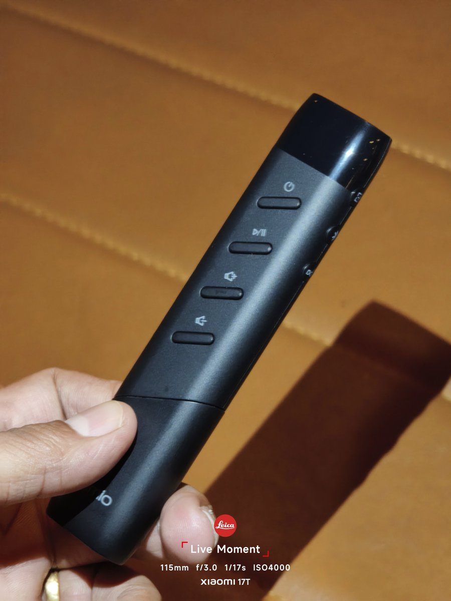 Shreyapal19's tweet photo. I really loved the Lumio Aura 5!
As someone who loves good audio, this one truly impressed me. A complete stereo setup with two wooden speakers, built-in amplifier & DAC, proper Hi-Fi sound along with a sleek remote.
₹19,999 (Early bird).
#Aura5
@LumioIN @laurelsudeep https://t.co/nDwXt7s2yY