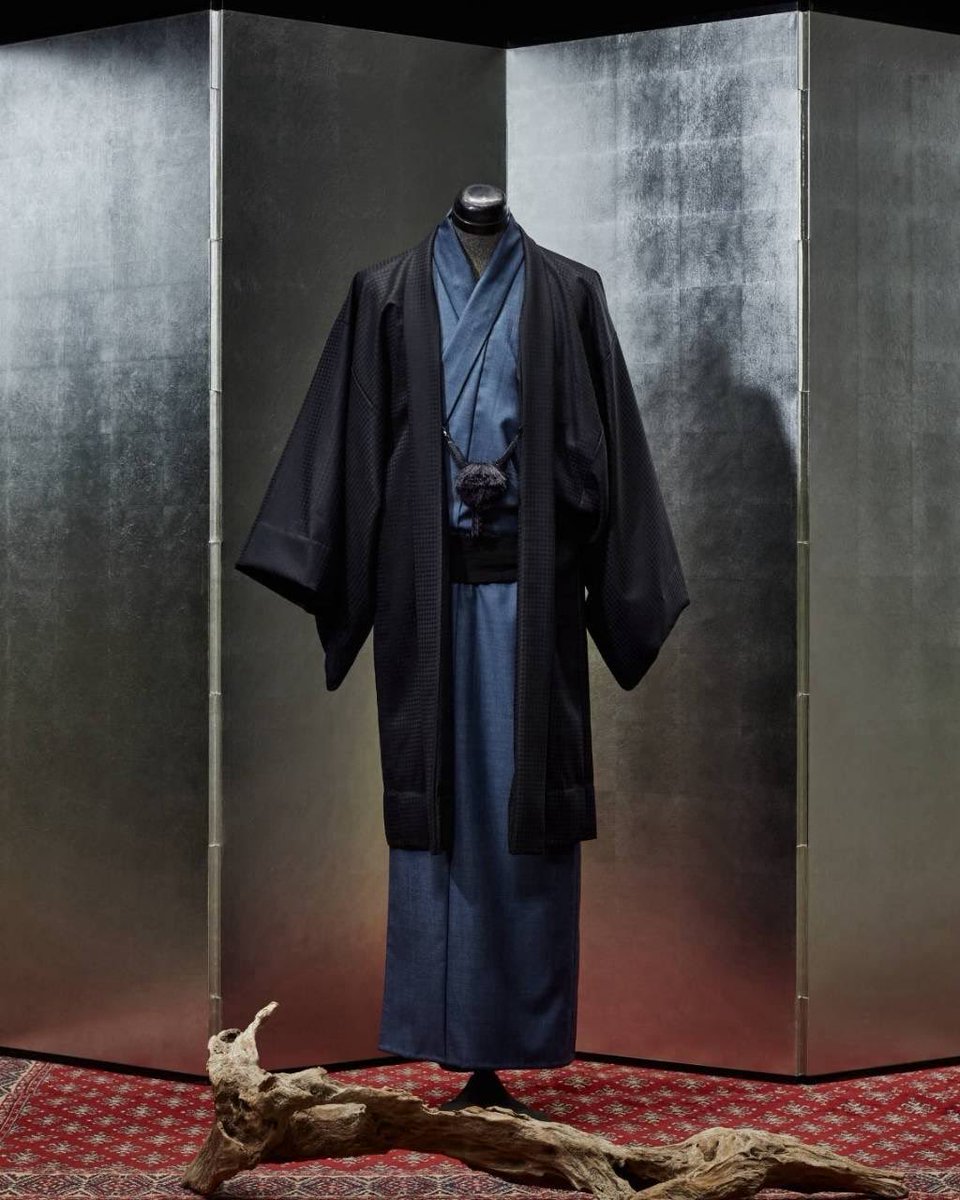 genki_sudo's tweet photo. 「ZEN FORMAL」が、10月4日（日）、恵比寿にサロンをオープンします！

スーツ生地で仕立てる着物をはじめ、日本の伝統を大切にしながらも、もっと自由に、もっと自分らしく着物を楽しめる形を目指して作ってきました。

展示会でのお披露目を経て、こうして実際に皆さんに足を運んでいただける場所ができたことを嬉しく思います。

10月2日（金）・3日（土）はプレオープン、4日（日）がグランドオープンです。
僕も4日は時間未定ですが、お店にいる予定です。

お仕立ての予定がなくても大丈夫ですので、ぜひ気軽にZEN FORMALの世界を見に来てください。

ZEN FORMAL SALON
東京都渋谷区恵比寿西1-8-2
ウエストパレスビル401
11:00〜20:00

#ZENFORMAL #着物