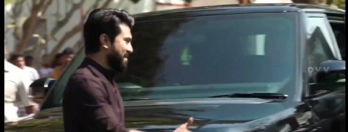 Pranayjoy__'s tweet photo. M sec c untadi ra range rover super 😘 https://t.co/MRgQ5XooHu