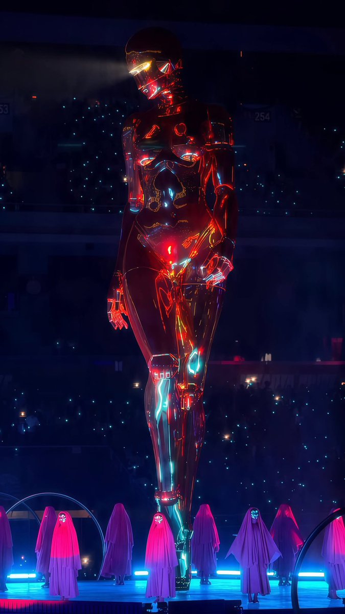 ConfUshii's tweet photo. masih PCD🥹
jepretan orang cakep-cakep banget gile si Sorayama ini dari tribun section 😳 https://t.co/HFVk392rlo