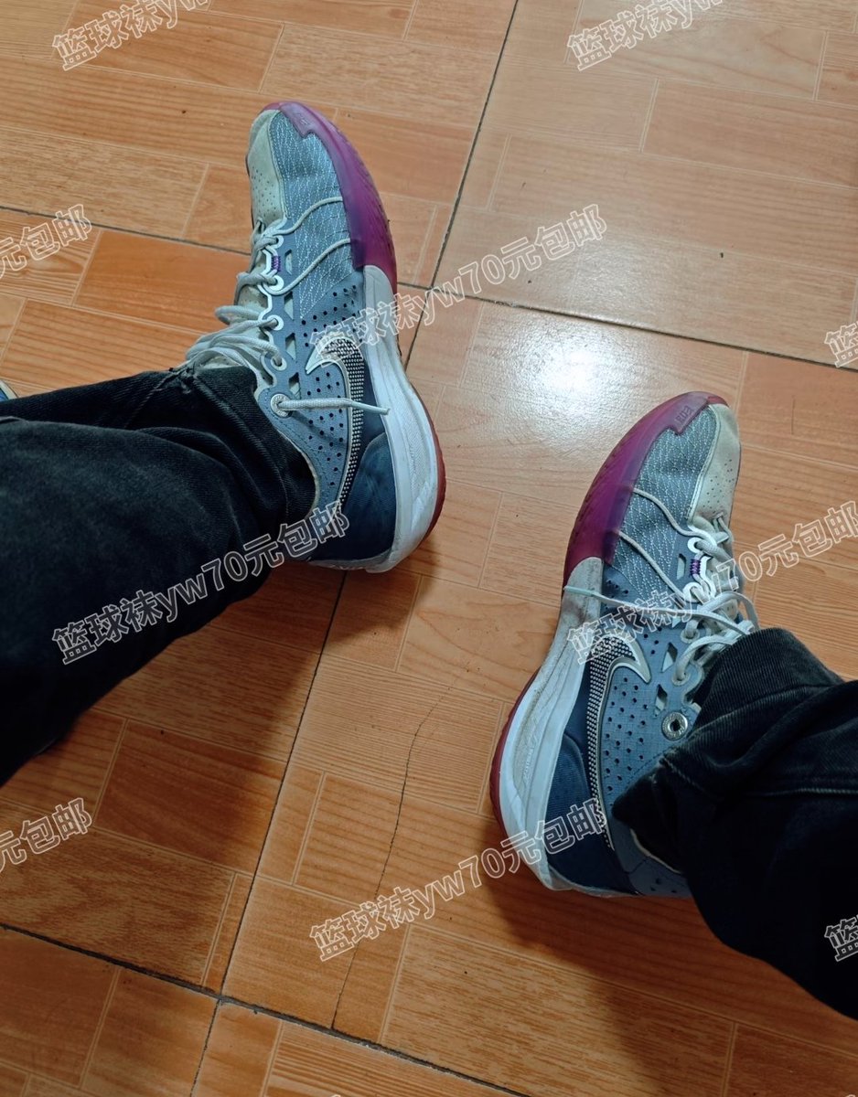 xXA3S8i1wA5TsQA's tweet photo. 【🔥国庆福利 抽奖活动】一定转发！
奖品：
特等奖���球鞋一双
一等奖：高弹一条
二等奖：内裤一条
三等奖：黑袜一双
门槛：点赞➕转发➕关注
⚠️豆包按点赞顺序随机抽！
🔥国庆期间正常接代穿，代射
有想法的可以将自己的球鞋 内裤 球袜 高弹寄过来让我射和穿！
p1—3代穿实图 p4代射实图
主页有联系方式 https://t.co/GPhAcYJq6z