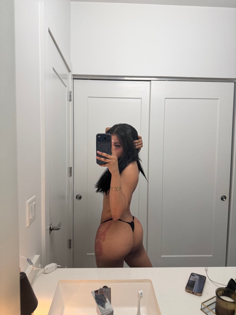 awaychicc tweet picture