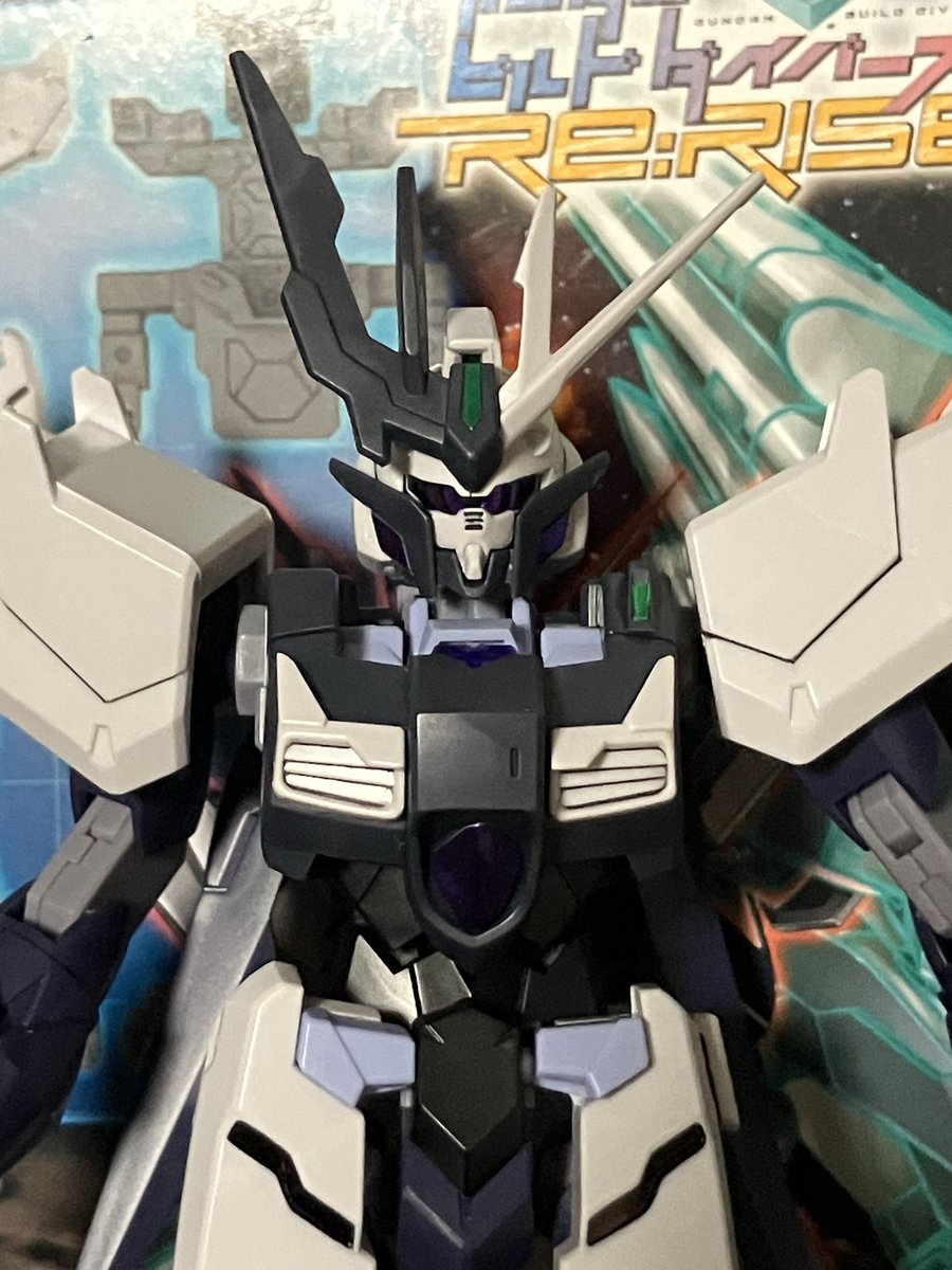 ginmu_uc's tweet photo. 売れ残りのフェイクνガンダム買ってみた

組み上がると息子に奪われる

ここνガンダムと一緒だね〜とガンプラに話しかけていたのでフェイクνくんも6年越しに子供に遊んでもらえて喜んでいるだろう

#ガンプラ https://t.co/mopYFWwXiC
