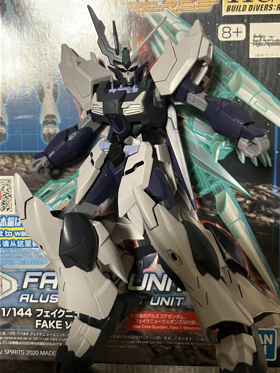 ginmu_uc's tweet photo. 売れ残りのフェイクνガンダム買ってみた

組み上がると息子に奪われる

ここνガンダムと一緒だね〜とガンプラに話しかけていたのでフェイクνくんも6年越しに子供に遊んでもらえて喜んでいるだろう

#ガンプラ https://t.co/mopYFWwXiC