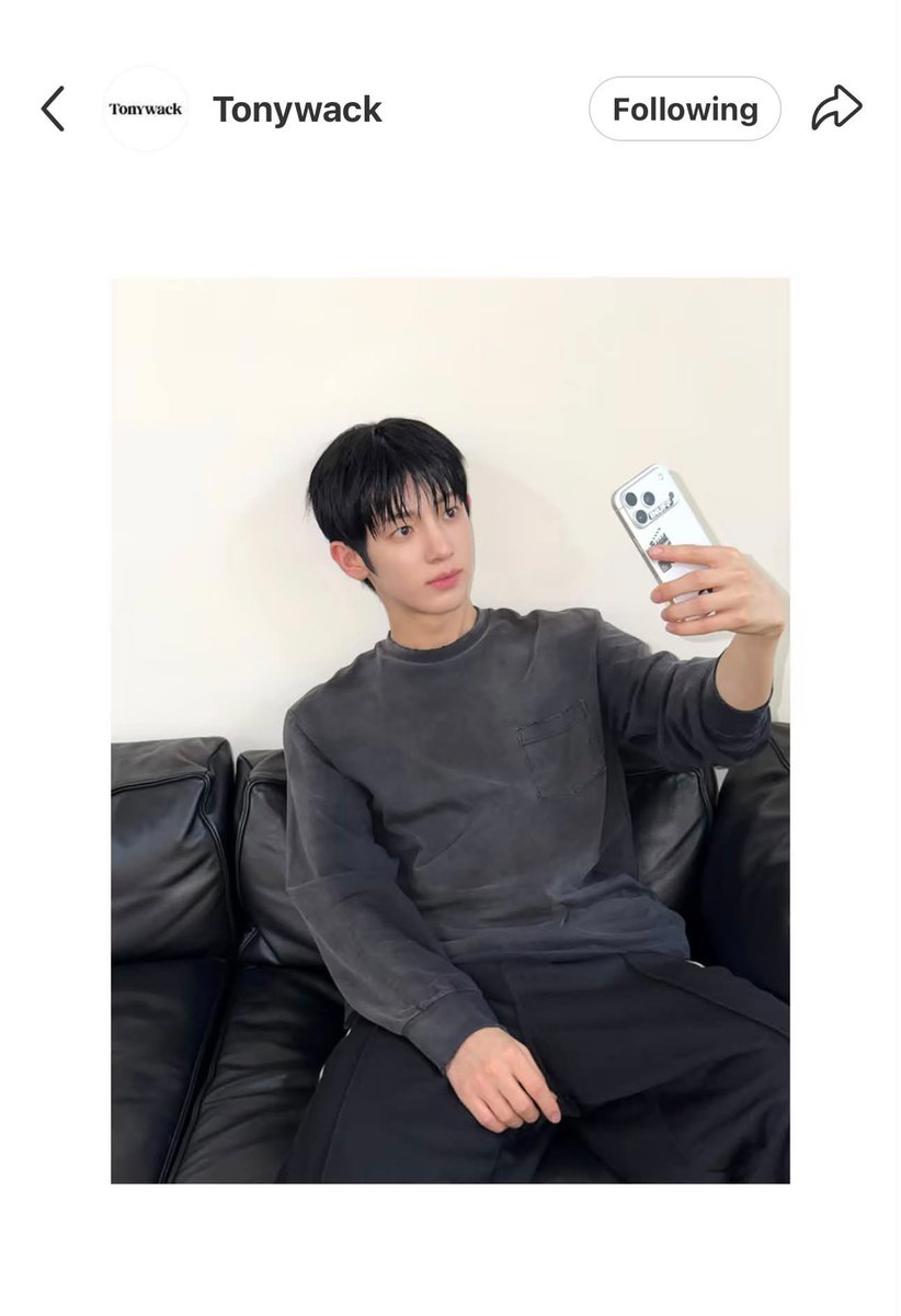 Seeusun10's tweet photo. 파리의 풍경마저 박시우를 만나면 한 편의 영화 같은 장면이 될 것 같아요. 🤍

PARK SIWOO IN PARIS
#PARKSIWOO
#PARKSIWOOPFWSS27 https://t.co/4XTNEQKpA3