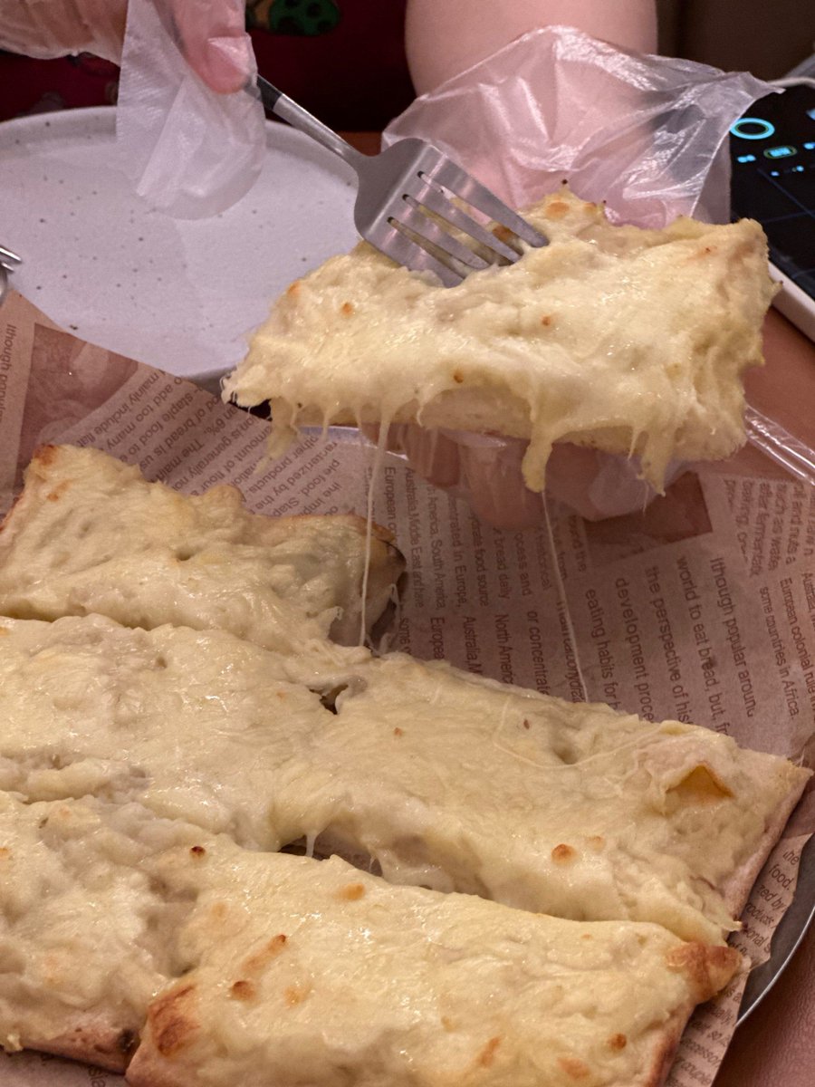 mackenzieAgj35d's tweet photo. Descubrimos un antro de tacos en la Ciudad de México! Tortillas hechas a mano, carnita suavecita y salsa que quema bien – ya soy cliente habitual. https://t.co/H4HKG5z71X