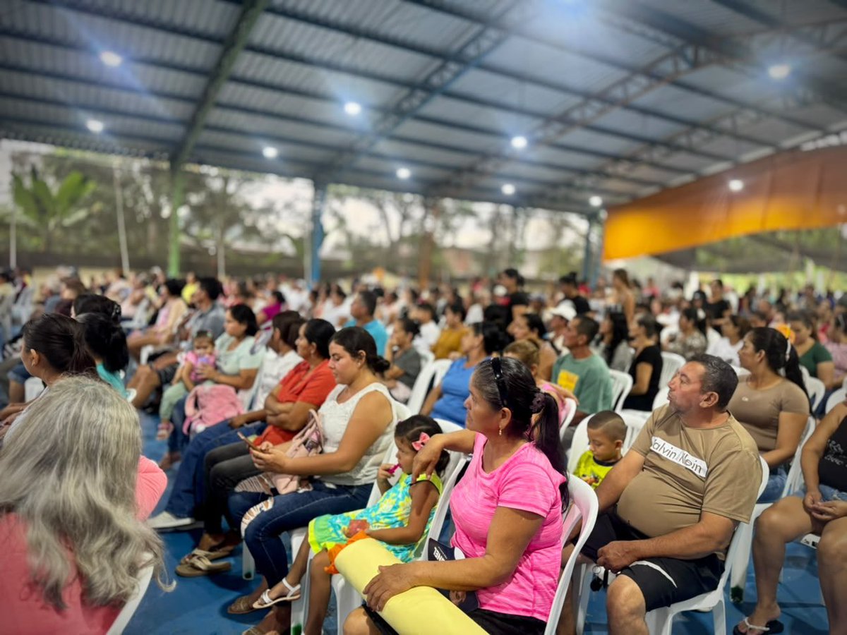 GoberManabi's tweet photo. La gobernadora de Manabí mantuvo una asamblea ciudadana en la comunidad Pachinche Medio, de Portoviejo, donde escuchó de manera directa las necesidades, inquietudes y propuestas de sus habitantes. https://t.co/SUkqkCc9P4
