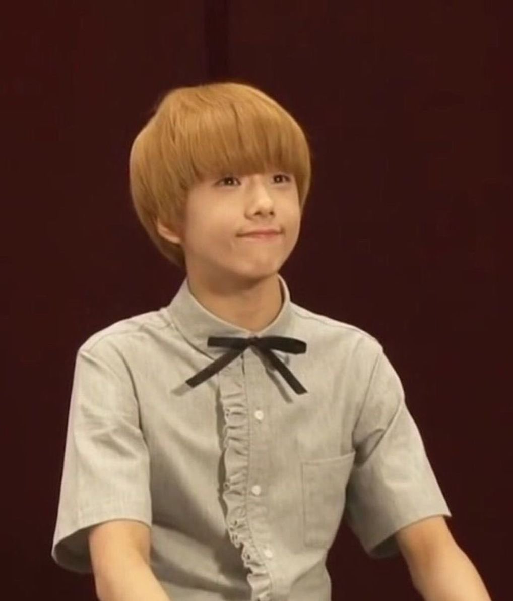 jisungphilic's tweet photo. i see no difference https://t.co/HNwnZsRQtM