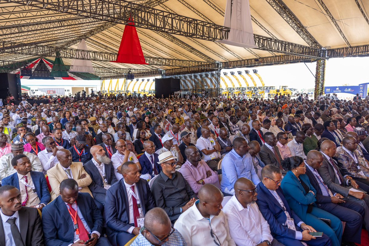 ray_omollo's tweet photo. To realise the goals of Kenya Beyond Vision 2030, we must also advance the wider African aspiration of transforming our continent from primarily a consumer of finished products into a continent that produces, processes and exports. That transformation will require deliberate investment and, importantly, intentional leadership by African leaders.

The Dangote East Africa Petroleum Refinery and Petrochemicals SEZ in Lamu is a step in that direction. 

With a planned capacity of 700,000 barrels per day, it will process crude oil from Lokichar in Turkana, other parts of Africa and international markets, supplying refined petroleum products to Kenya and the wider East and Central Africa markets.

The project is expected to create more than 60,000 jobs while opening opportunities in storage, logistics, shipping, manufacturing and petrochemicals. 

Located along the Lamu Port, South Sudan and Ethiopia Transport (LAPSSET) Corridor, it will also strengthen Lamu's position as a regional gateway for energy, trade and investment.

Presided over by H.E. President @WilliamsRuto and @AlikoDangote, CEO of Dangote Industries Limited, we joined other Heads of State, national leaders and high-profile dignitaries from across the continent for the groundbreaking ceremony of the Dangote East Africa Petroleum Refinery in Mokowe, Lamu County.