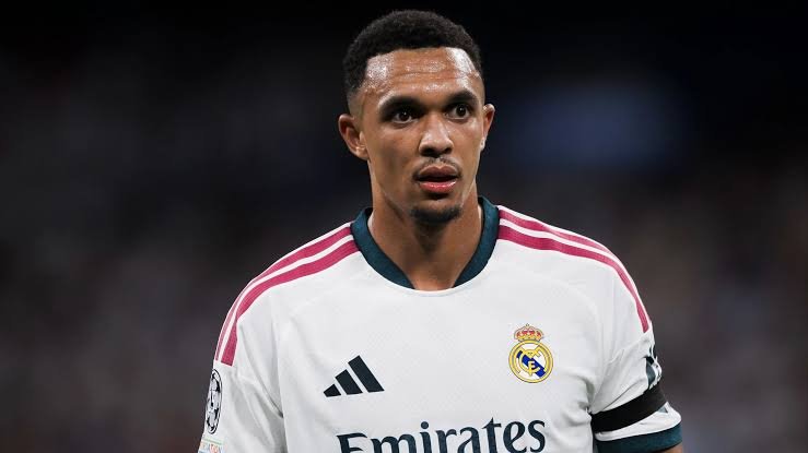 DailyFootyTakes's tweet photo. 🚨 BREAKING: Liverpool are NOT considering bringing Trent Alexander-Arnold back to Anfield.

Reports state the Reds have zero interest in a reunion now or in the future, as the club feels fans would not accept him back.

Liverpool fans right decision, or would you take him back? https://t.co/HDl4wpCJRb