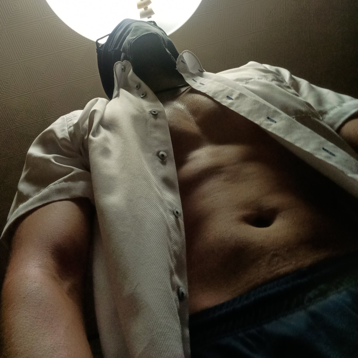 mstkossan's tweet photo. お久しぶりの宅トレ💪

ダンベルプレス15kg 計500回
シットアップ 計150回
スクワット 計50回
背中も少し https://t.co/xJW7NmPBim