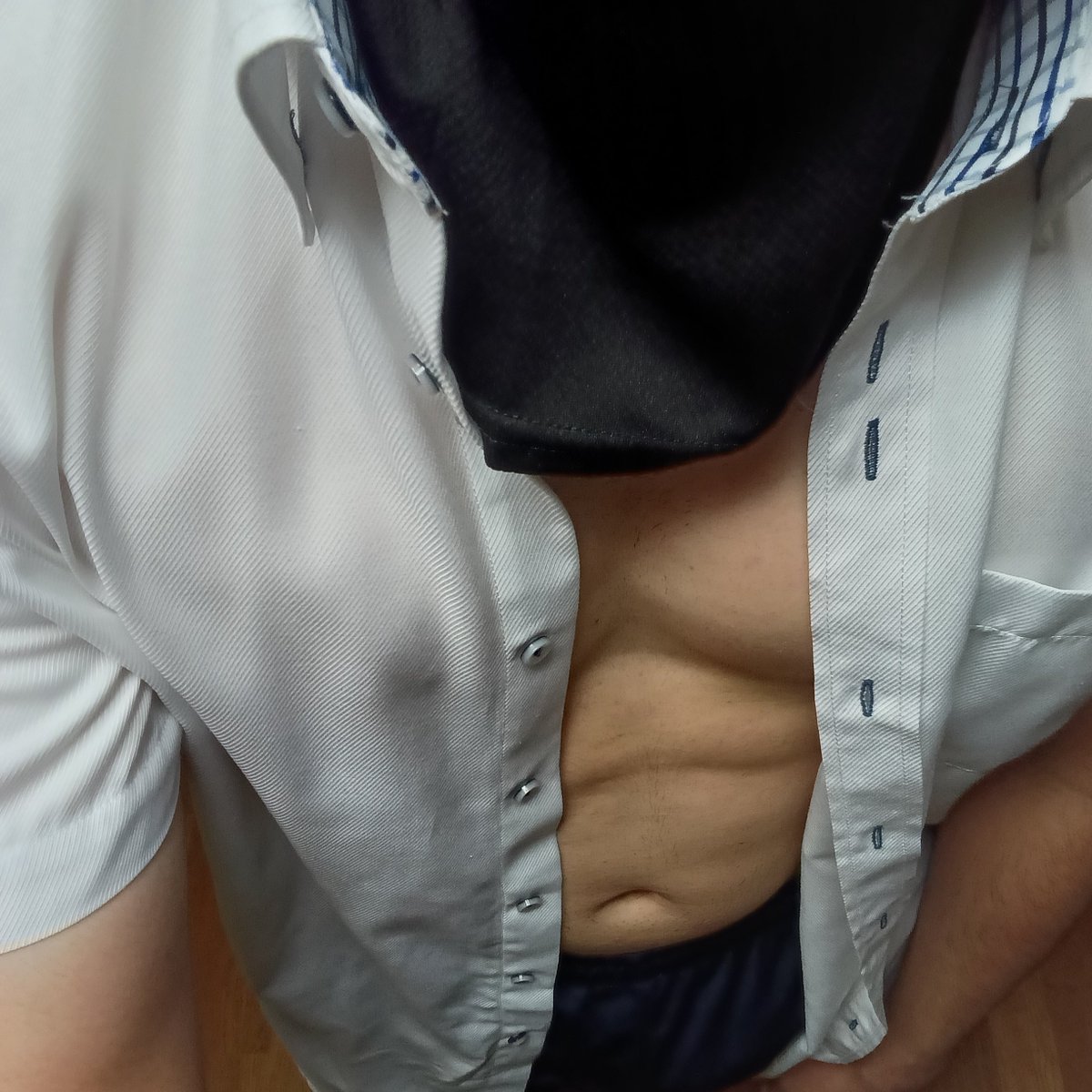 mstkossan's tweet photo. お久しぶりの宅トレ💪

ダンベルプレス15kg 計500回
シットアップ 計150回
スクワット 計50回
背中も少し https://t.co/xJW7NmPBim