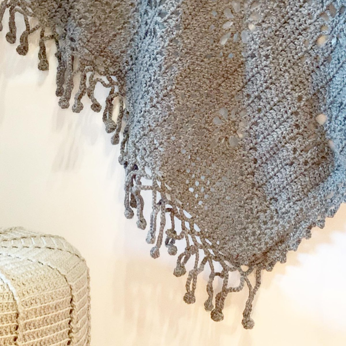 furiadopalhaco's tweet photo. 🧶💦💨 grey lazy and cosy Sunday.... grey warm Sterre blanket.... just stay inside today.... 💨💦🧶 pattern: @handwerkjuffie yarn: @zeeman_textielsupers #handwerkjuffie #zeemantextielsupers #sterredeken #sterre #blanket #cosy #lazy #grey #sunday https://t.co/WlsroDugyU