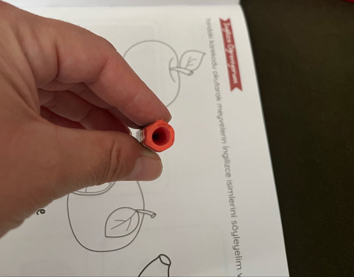 braerdemm's tweet photo. Pritt markanın pastel boyalarının içi boş çıkıyor bu hangi üretme ahlakına sığar sonuçta herkes buna bir bedel ödeyerek alıyor!! #PrittTürkiye https://t.co/dElcsu06vg