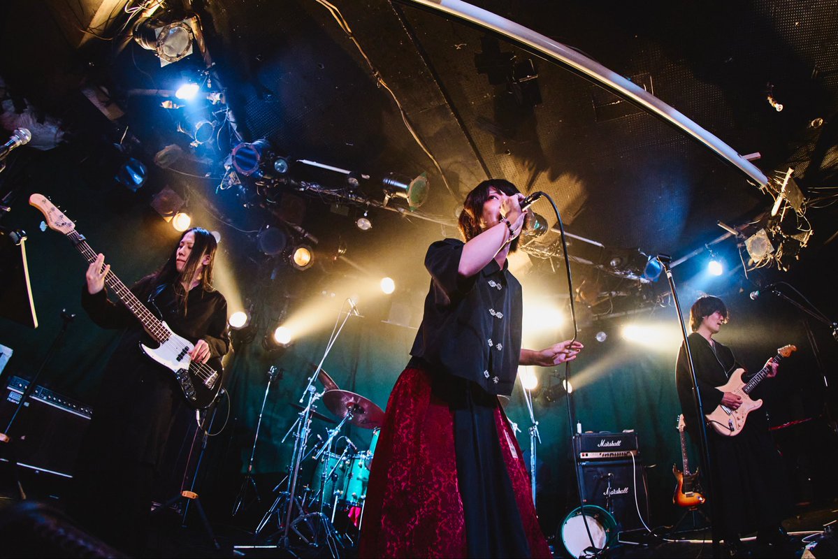 3_sansi_4's tweet photo. (今更ながら)9/10ツーマンのお写真達をインスタへいっぱい投稿しました📸
MIKAGEさん(@mikage_inblue )の撮影してくださったお写真、どれも素敵すぎて悩みに悩んで選びましたの……🤲
https://t.co/tLwTdeq24o

こちらのポストにも一部アップしますわ！
素敵な9月をありがとうございました🐔✨ https://t.co/3ggYSUEGtK