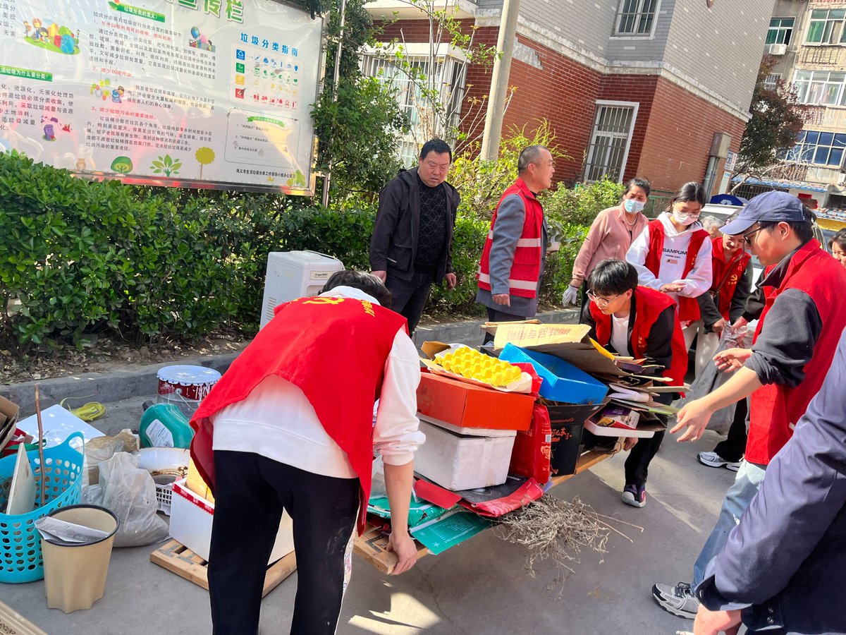 Felthams2l's tweet photo. Hoy ayudé a recolectar alimentos para familias necesitadas en el centro de la ciudad. La solidaridad hace grandes cosas! https://t.co/yXfIt8Bn2w