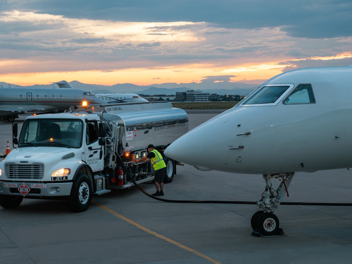 SignatureFBO's tweet photo. Wherever adventure takes you, we’re here to fuel the journey. 
From the first spark of adventure to the final destination, our fueling experts work behind the scenes to make every stop smooth, efficient, and ready for what’s next.

#SignatureAviation #PrivateAviation https://t.co/4PmV4Okurq