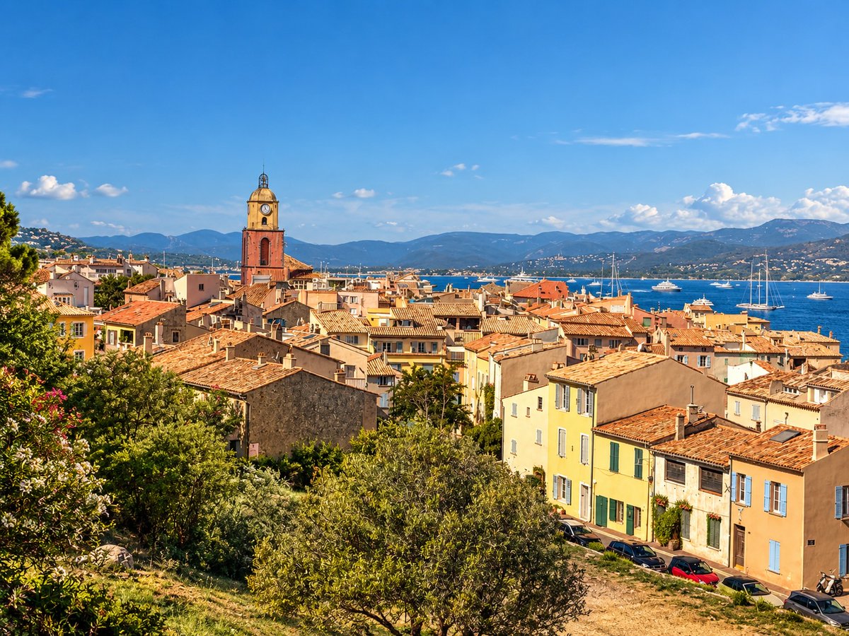 e_enos's tweet photo. SAINT-TROPEZ ÉTERNELLEMENT #Bonjour #hppic #travellovers #wanderlust https://t.co/FmDdalEsPy