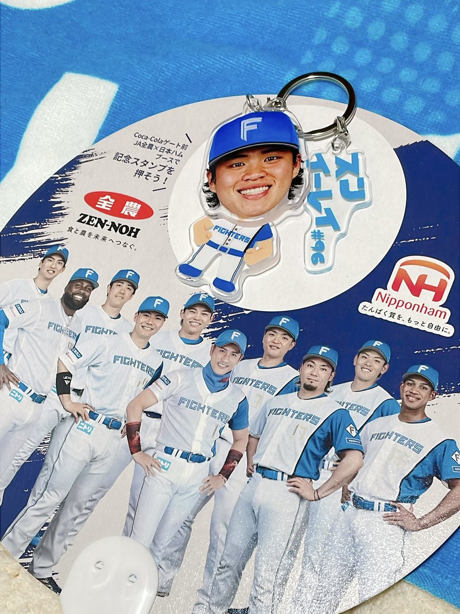 96snyilei's tweet photo. 監督とお兄さんたちと一緒でうれしいね
#孫易磊 https://t.co/By1SZlUkIL
