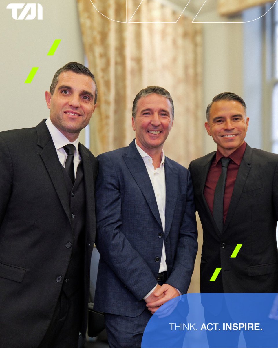thinkactinspire's tweet photo. THE POWER OF THE GAME. ⚽️

Mirá las fotos que dejó una jornada increíble en Londres junto a @BrandFinance, con nuestro fundador y CEO, @PetersenLeandro , David Haigh, Javier Saviola, Scott Moore y Bruno Vain.

Fútbol, marcas y valor global. 🇬🇧 https://t.co/attmkPyIER