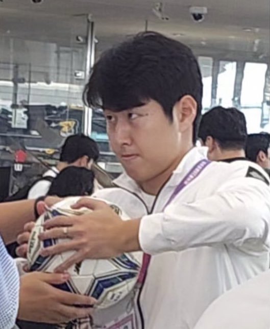 rkawkghfkd's tweet photo. 아겜하고 있으니까 자꾸 추팔하게되네...
공항에서 추꾸공에 바람 빼던 감자라등가....

본인이 공한테 진거같은데 어케든 하는 노력형 감자라등가... https://t.co/25xJJgh2ud