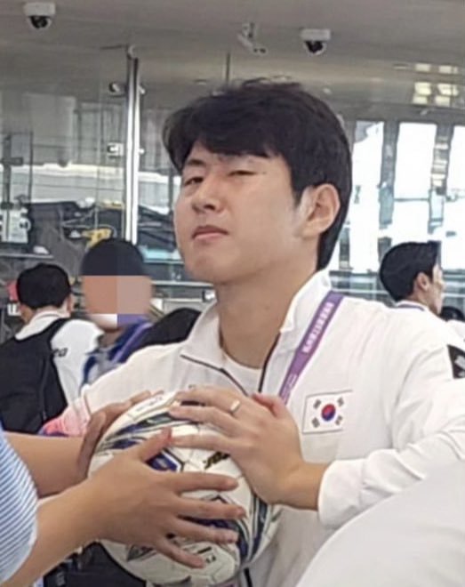 rkawkghfkd's tweet photo. 아겜하고 있으니까 자꾸 추팔하게되네...
공항에서 추꾸공에 바람 빼던 감자라등가....

본인이 공한테 진거같은데 어케든 하는 노력형 감자라등가... https://t.co/25xJJgh2ud