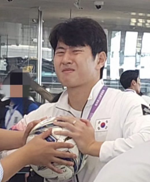 rkawkghfkd's tweet photo. 아겜하고 있으니까 자꾸 추팔하게되네...
공항에서 추꾸공에 바람 빼던 감자라등가....

본인이 공한테 진거같은데 어케든 하는 노력형 감자라등가... https://t.co/25xJJgh2ud