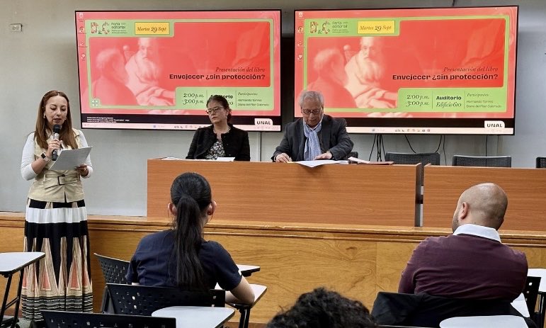 CPDerechoSalud's tweet photo. “ENVEJECER SIN PROTECCIÓN?” Es el libro presentado en Feria de la investigación de #fdcps, con participación de Prof Hernando Torres y de la Prof Prof Diana Colorado Acevedo.
Mirar la presentación en este link: https://t.co/K2Rc6zutbO…

#SomosUNAL #unal #envejecer https://t.co/KFzGvH7N0M
