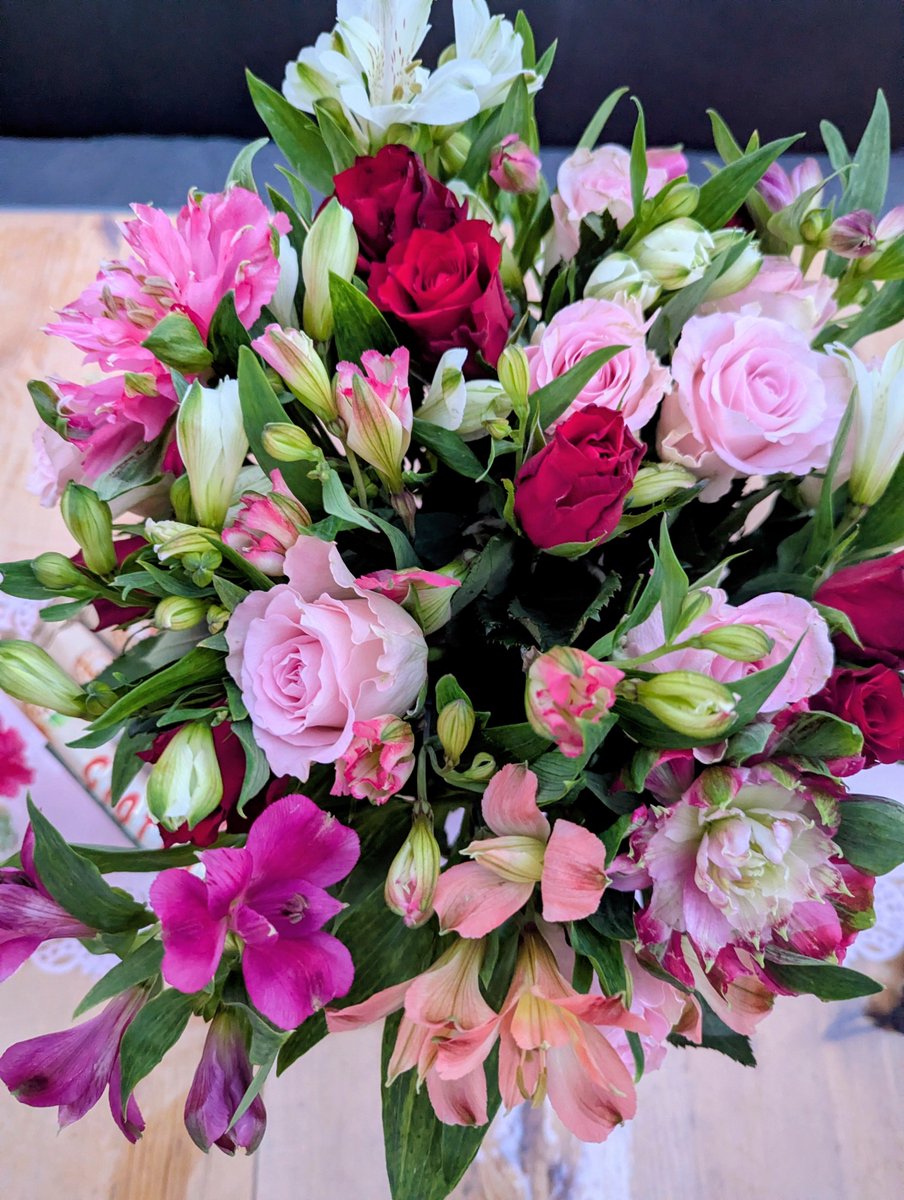 LittleBoss28's tweet photo. Ich wurde zu meinem Geburtstag verwöhnt. Danke! https://t.co/y5ZCYhZwju