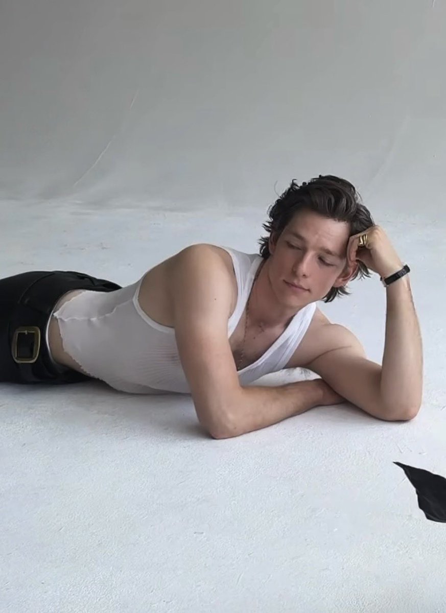 riversersh's tweet photo. save me Mike Faist behind the scenes of his GQ cover shoot SAVE ME https://t.co/WB5SSAye0s