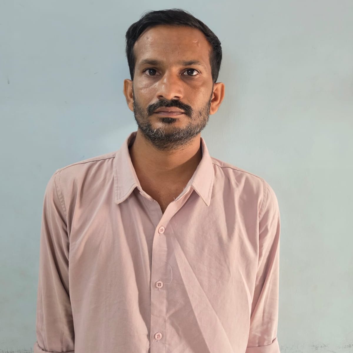 ACBGujarat's tweet photo. એમ.જે.એન્ટરપ્રાઇઝ ફિટનેસ સેન્ટર,ખંભાળિયા ખાતે ગાડી ચેકિંગ વર્ક અંગેની ફરજ બજાવતા (૧) ખીમાભાઈ રાયસુરભાઈ ધારાણી (૨) લાઈન ઓપરેટર કુ���દીપસિંહ મહિપતસિંહ વાઢેર (બન્ને પ્રજાજન) રૂ.૨૧૨૦/- ની લાંચ લેતા ઝડપાયા.

@sanghaviharsh @PIYUSH_270871 @DeepakMeghani
@InfoGujarat @HARESHM38109376 https://t.co/MAmFAccBlp
