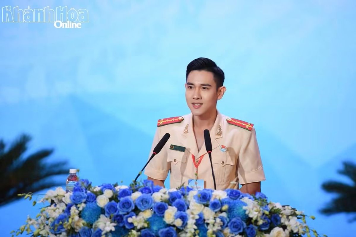 congan_vn's tweet photo. Tuổi trẻ cần cống hiến https://t.co/yxSlzp02gD