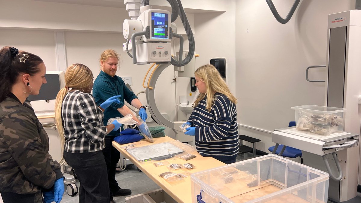 SCoRMembers's tweet photo. Students at the University of Cumbria applied their technical clinical skills to artefacts from an Imperial Roman bathhouse.

Discover how "paleoradiography" helps students master radiation physics, adapt under pressure, and think outside the box 👉️ https://t.co/VUNSl6twcs https://t.co/aotHAlVlUl