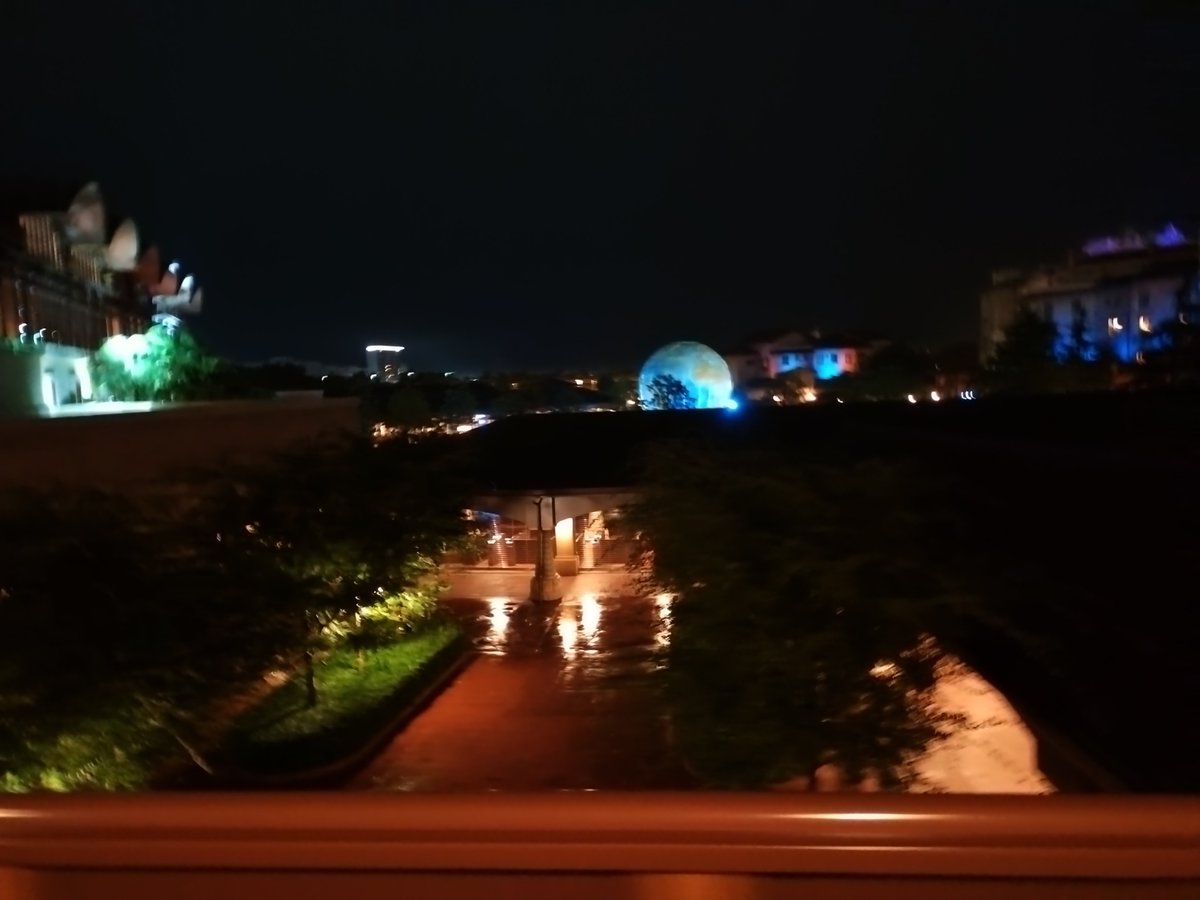izumitei's tweet photo. 少し前にホテル戻ってきました
明日は地元に帰ります
台風の影響はあまりなさそうでよかった

とりあえず今日はちゃんと寝たいと思います https://t.co/uDobC5qr8i