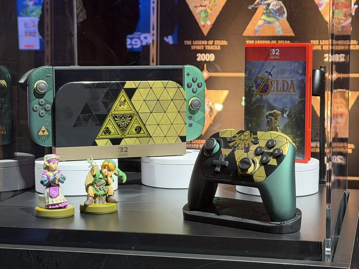 SVegvari's tweet photo. The Legend of Zelda 40th Anniversary Edition Switch 2 is gorgeous 🥲 https://t.co/JFbCcXITHi
